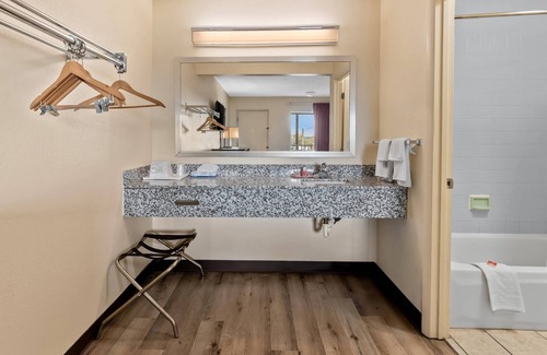 Fredericksburg Hotel | Econo Lodge Fredericksburg near I-95