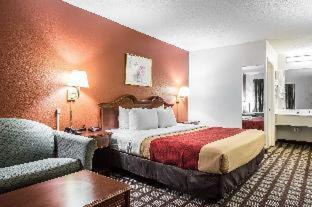 Southwest Raleigh Cabin | Econo Lodge Garner - Raleigh