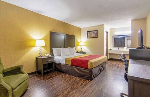 Matthews Hotel | Econo Lodge Inn & Suites Matthews - Charlotte