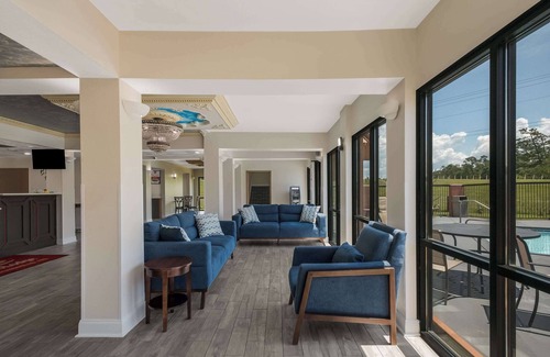 Diamondhead Hotel | Econo Lodge Inn & Suites Diamondhead