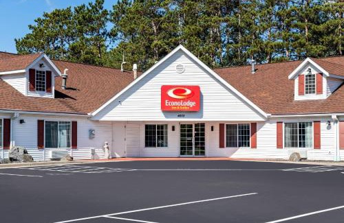 Eau Claire Hotel | Econo Lodge Inn & Suites
