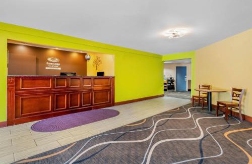 Eau Claire Hotel | Econo Lodge Inn & Suites