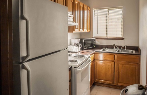 Aberdeen Hotel | Econo Lodge Inn & Suites