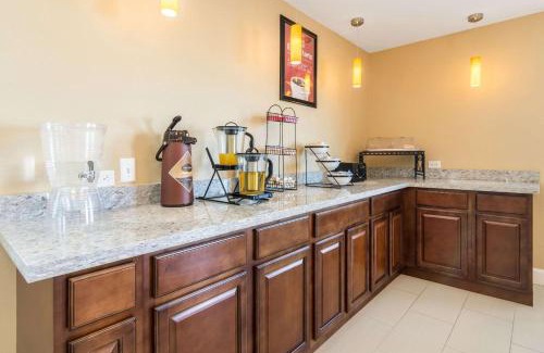 North Little Rock Hotel | Econo Lodge Inn & Suites North Little Rock near Riverfront