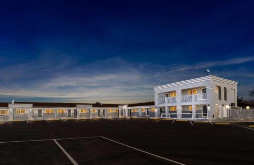 Santa Rosa Hotel | Econo Lodge Inn & Suites