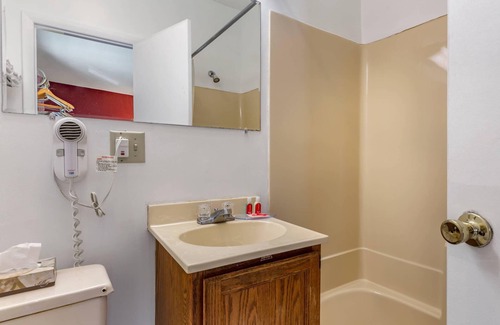 Lee Hotel | Econo Lodge Lee - Great Barrington