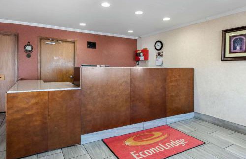 Lexington Cabin | Econo Lodge Lexington Southeast