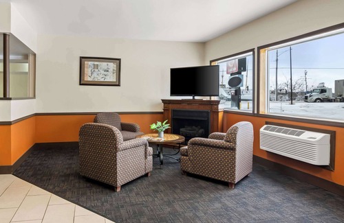Manistee Hotel | Econo Lodge Manistee
