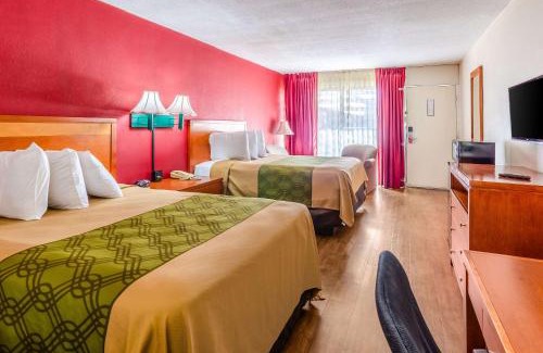 Martinsville Cabin | Econo Lodge Martinsville