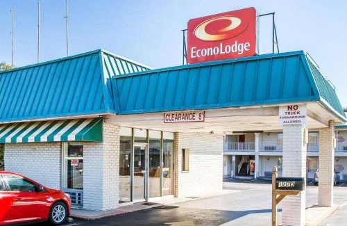 McDonough Cabin | Econo Lodge McDonough South