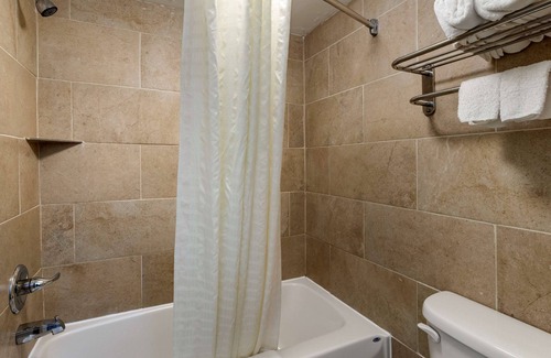 Charlottesville Hotel | Econo Lodge North