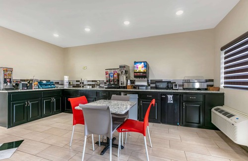 Northport Hotel | Econo Lodge Northport - Tuscaloosa