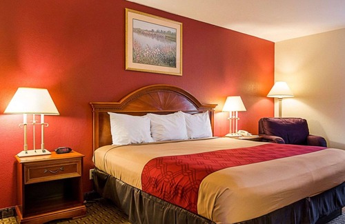 Mosby Hotel | Econo Lodge Richmond