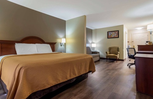 Flowood Hotel | Econo Lodge & Suites