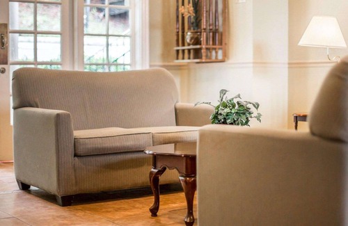 Vestavia Hills Hotel | Econo Lodge