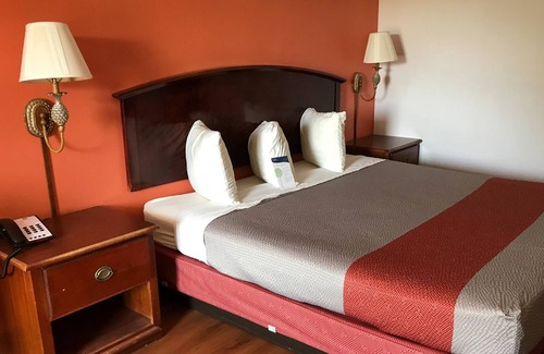 Metter Hotel | Econo Lodge