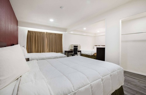 Needles Hotel | Econo Lodge