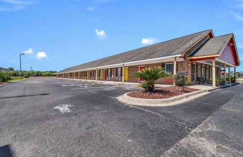 Santee Cabin | Econo Lodge