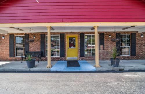 Santee Cabin | Econo Lodge