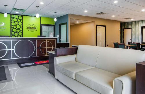 Selma Cabin | Econo Lodge