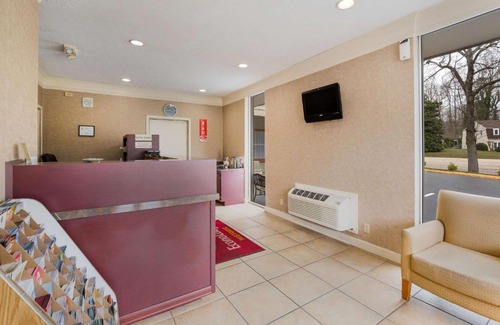 Williamsburg Cabin | Econo Lodge Williamsburg Edge District