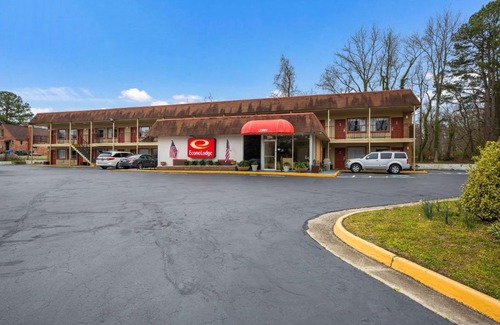 Williamsburg Cabin | Econo Lodge Williamsburg Edge District