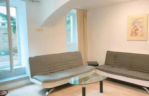 Stuwerviertel Apartment | Economy 2BR Apartment Next to Prater Amuesement Park