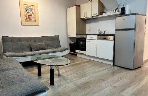 Stuwerviertel Apartment | Economy 2BR Apartment Next to Prater Amuesement Park