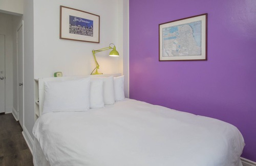 Civic Center Hotel | Economy Double Room with Ensuite Bathroom