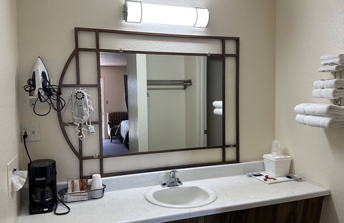 Garnett Hotel | Economy Inn