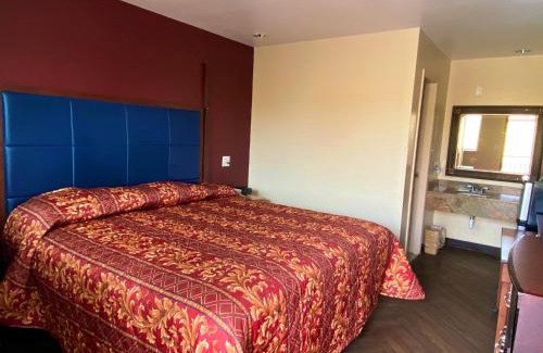 Texas City Hotel | Economy Lodge Texas City Refinery