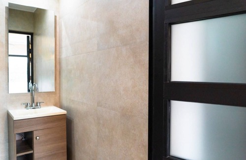 Monterrey House | Econosuites Fundidora