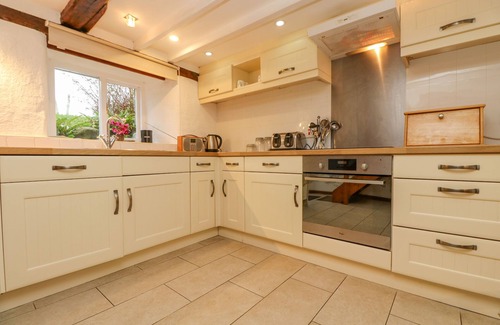 St. Keverne Cottage | EDEN HOUSE WING, pet friendly, with a garden in St Keverne