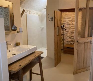 Eyragues Apartment | Eden - Mas de Rousseau
