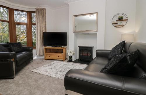 Bare Apartment | Eden on the Crescent