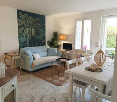 Boulouris-sur-Mer Apartment | Eden Palladio Appt 2 ch front de mer accès direct à la plage
