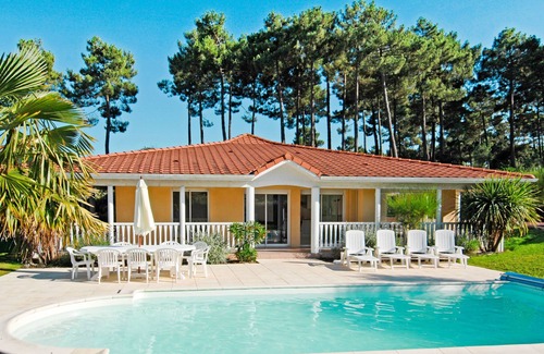 Lacanau-Ocean House | Eden Parc Golf de l'Ardilouse V4IS by Interhome