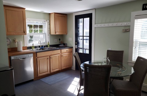 Edgartown House | Edgartown Cottage is a short stroll to Edgartown Harbor