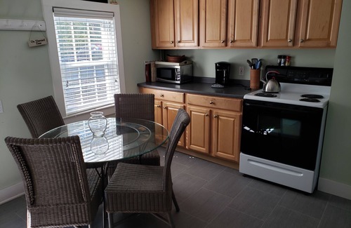 Edgartown House | Edgartown Cottage is a short stroll to Edgartown Harbor