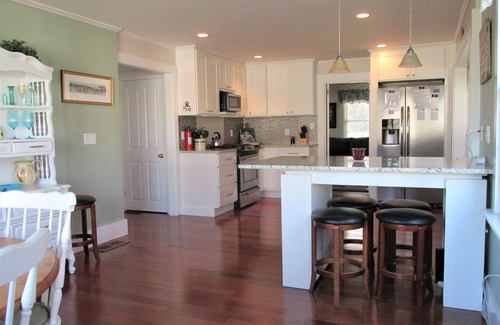 Edgartown House | Edgartown Village - Spacious, Light-filled Classic Vineyard Home W/Guest Housen