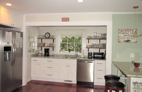 Edgartown House | Edgartown Village - Spacious, Light-filled Classic Vineyard Home W/Guest Housen