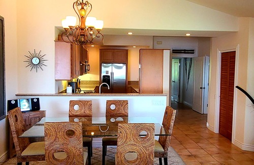 Princeville Condo | Edge of Cliff Luxury Penthouse over largest coral reef in HI - Beach access & AC