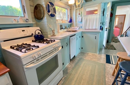 Ocean Point Cabin | Edge Of The Sea | 3 Bed, 2 Bath