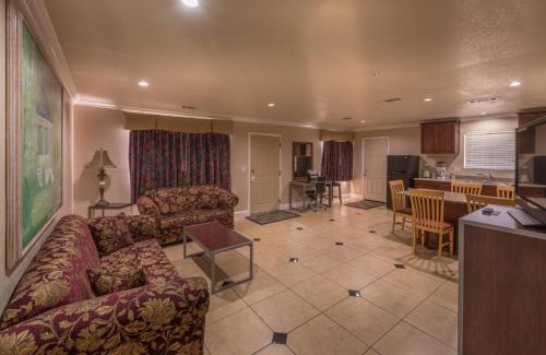Reedley Hotel | Edge Water Inn