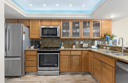 South Padre Island Condo | Edgewater 402 - Serene vibes;Family fun;Beachfront;Pool;Near shops