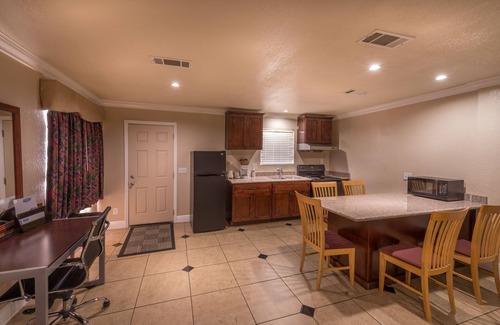 Reedley Hotel | Edgewater Inn Reedley