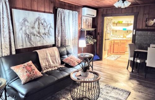Mid America House | Edgewater Resort Cottage #1