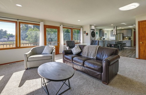 Edgewood Apartment | Edgewood Vacation Rental ~ 10 Mi to Tacoma!