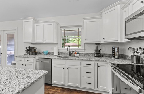 Jeffersonville - Clarksville House | Edgewood: Work Friendly & Near Downtown