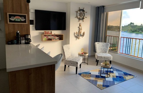 Guatape Apartment | Edificio Avenida Malecon